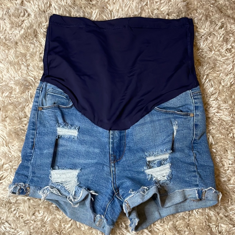 PINK BLUSH maternity distressed cuffed denim shorts Size Medium